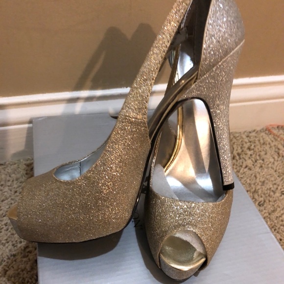 Gold and silver glitter peep toe platform heels - Picture 3 of 8